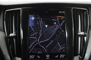 Volvo V60 Volvo V60 Cross Country 2.0 B5 AWD Pro | Trekhaak | Leder |  Stoel & stuurverwarming | Camera | Adaptive cruise | Carplay | Harman/Kardon | Keyless | BLIS | Memory | Navigatie - afbeelding nr 17