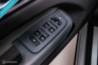Volvo XC60 Volvo XC60 2.0 Recharge T8 AWD R-Design 390 pk | Trekhaak | Schuifdak | Dealer onderhouden | Camera | DAB | Stoel + stuurwiel verwarming | rijklaar incl garantie | - afbeelding nr 37