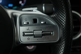 Mercedes-Benz C-Klasse Mercedes-Benz C-klasse 200 AMG | Stoelverwarming | Carplay | Trekhaak |  Matrix LED | Sfeerverlichting | Leder/Alcantara | Side Assist | Camera - afbeelding nr 17