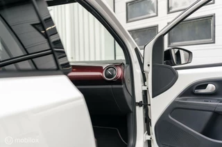 Volkswagen up! Volkswagen UP! 1.0 TSI GTI PANO BEATS CAMERA SFEER CLIMA VOL - afbeelding nr 25