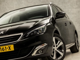 Peugeot 308 Automaat (PANORAMADAK, NAVIGATIE, LED KOPLAMPEN, CLIMATE, SPORTSTOELEN, GETINT GLAS, PARKEERSENSOREN, NIEUWE APK, NIEUWSTAAT) - afbeelding nr 16
