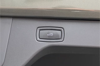 Porsche Macan Porsche Macan 4 100 kWh Panorama, Trekhaak, 22