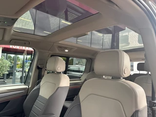 Volkswagen Multivan Volkswagen Multivan 2.0 TSI DSG BULLI EDITION GLASDAK/CAMERA/TREKHAAK/H&K/LEDER/MEMORY - afbeelding nr 33