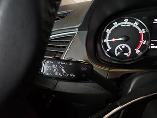 Škoda Fabia Škoda Fabia 1.0 TSI Ambition / Trekhaak / Navi / NL Auto - afbeelding nr 37