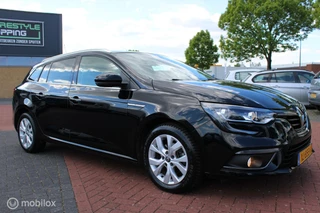 Renault Mégane Estate Renault Megane Estate 1.3 TCe Limited, Trekhaak, Pdc, Keyless, App connect, Navi, Cruise, Airco, Donkerglas, 16 inch Lmv. - afbeelding nr 12