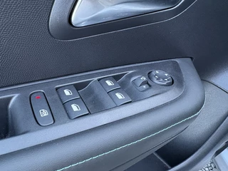 Peugeot 208 Peugeot 208 1.2 Allure STOELVERW | 360 CAMERA | NAVI | LANE ASSIST - afbeelding nr 12