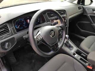Volkswagen e-Golf Volkswagen e-Golf Automaat 136pk  | Navigatie | Climate Control | Virtuele Cockpit | Camera | Keyless | Stoelverwarming | Parkeer Sensoren | Cruise Control Adaptive | Lichtmetalen velgen 17