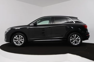 Audi Q3 Audi Q3 35 TFSI S Line Pro Line S (STOELVERWARMING, LANE-ASSIST, CRUISE, NAVIGATIE, ELEKTR STOELEN, PARKEERSENSOREN, NL-AUTO) - afbeelding nr 2
