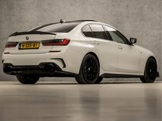 BMW 3 Serie BMW 3 Serie 330i High Executive M Sport 259Pk Automaat (SCHUIFDAK, M PAKKET, HEAD-UP DISPLAY, LASER KOPLAMPEN, CARBON INLEG, HARMAN/KARDON, LEDER/ALCANTARA, APPLE CARPLAY, STUUR/STOELVERWARMING, NIEUWSTAAT) - afbeelding nr 5