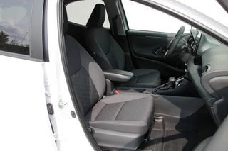 Toyota Yaris Toyota Yaris 1.5 Hybrid 115 Team Player - 93 pk **Camera / Carplay - afbeelding nr 11