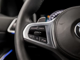 BMW 3 Serie BMW 3 Serie 320i M Sport 184Pk Automaat (APPLE CARPLAY, M PAKKET, GROOT NAVI, SFEERVERLICHTING, LEDER/ACANTARA, SPORTSTOELEN, GETINT GLAS, PARKEERSENSOREN, NIEUWE APK, NIEUWSTAAT) - afbeelding nr 18
