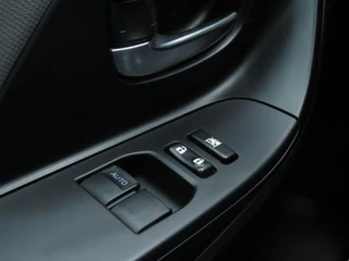 Toyota Yaris Toyota Yaris 1.5 Hybrid Lease | NIEUWE TYPE | NAVIGATIE | ACHTERUITRIJCAMERA | CLIMA-AIRCO | KEYLESS START | - afbeelding nr 20