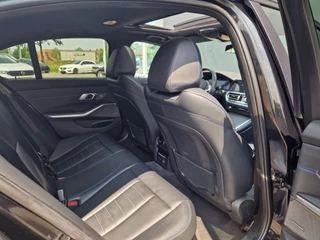 BMW 3 Serie BMW 3-serie 330e M Sport /Laser /Schuifdak /Deal ond /Nap /Garantie - afbeelding nr 12