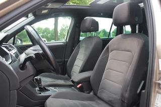 Volkswagen Tiguan Volkswagen Tiguan 1.4 TSI ACT Highline Bus. R-Line / Trekhaak / Panoramadak / 360Camera / 19'' / Virtual Cockpit / Apple CarPlay / DAB / Stoelverwarming / ACC - afbeelding nr 4