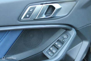BMW 1 Serie BMW 1-serie 118i M Sport High Executive, Sportstoelen, Carplay, Pdc voor + achter, Stoelverwarming, Cruise, Clima. - afbeelding nr 34