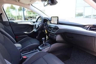 Ford Focus Ford Focus 1.0 Ecoboost. Tend Edition Business NAVI, Winterpack, PDC - afbeelding nr 8