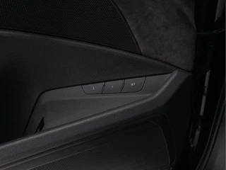 Audi e-tron Audi e-tron 50 Quattro S-Line Launch-Edition-Black 71 kWh (INCL-BTW) *PANO | LEATHER-MICROFIBRE | DIGI-COCKPIT | FULL-LED | MEMORY-PACK | ADAPTIVE-CRUISE | HEATED-SPORTSEATS | NAVI-FULLMAP | KEYLESS | SHIFT-PADDLES | 20