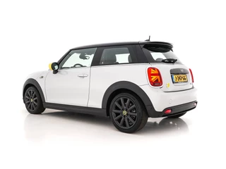 MINI Electric (INCL-BTW) *HEAD-UP | HARMAN/KARDON-AUDIO | LEATHER-ALCANTARA | MATRIX-LED | CAMERA | KEYLESS | NAVI-FULLMAP | DAB+ | ECC | HEATED-SPORT-SEATS | DIGI-COCKPIT | PDC | CRUISE | 17