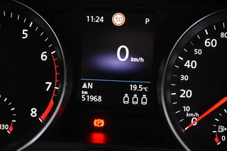 Volkswagen Passat Volkswagen Passat Variant 1.5 TSI DSG *1ste eigenaar*Navigatie*Park assist* - afbeelding nr 14