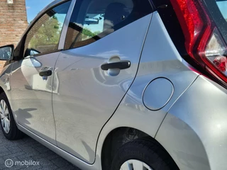 Toyota Aygo Toyota Aygo 1.0 VVT-i x-fun Airco CV Elek ramen Led - afbeelding nr 22