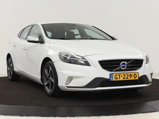 Volvo V40 Volvo V40 2.0 D2 R-Design | Stoelverwarming | Trekhaak |  Xenon | Leder/Alcantara | Navigatie | Parkeerhulp | Climate control - afbeelding nr 28