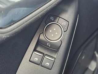 Ford Fiesta Ford Fiesta 1.0 EcoBoost ST-Line Navigatie | Cruise control | Led dagrijverlichting | Climate control | PDC | Lane assist | Dealeronderhouden! - afbeelding nr 12