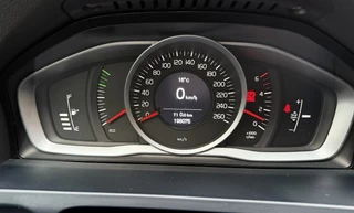 Volvo V60 Volvo V60 2.0 D4 MOMENTUM EURO 6 Dealer onderhouden 181PK - afbeelding nr 15