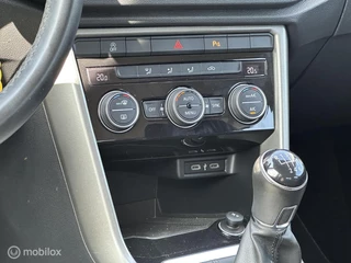 Volkswagen T-Roc Volkswagen T-Roc 1.5 TSI Style + APPLE CARPLAY - afbeelding nr 18