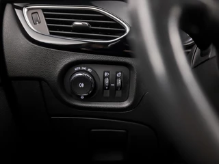 Opel Astra (APPLE CARPLAY, NAVIGATIE, CAMERA, CLIMATE, GETINT GLAS, SPORTSTOELEN, PARKEERSENSOREN, LED KOPLAMPEN, NIEUWE APK, NIEUWSTAAT) - afbeelding nr 23