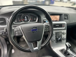 Volvo V60 Volvo V60 2.0 T3 Xenium Navi Cruise Climate Leder Stoelverwarming Trekhaak Lichtmetaal - afbeelding nr 8