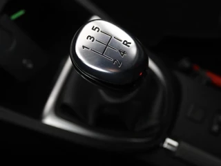 Renault Captur Renault Captur 0.9 TCe Edition One | Leder | Achteruitrijcamera | Stoelverwarming | Navigatie | Cruise Control | Apple CarPlay | keyless entry | DAB | LMV - afbeelding nr 16