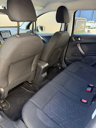 Peugeot 2008 Peugeot 2008 1.2 PureTech Style - afbeelding nr 31