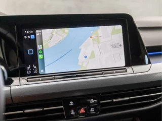 Volkswagen Golf Volkswagen Golf 1.5 TSI Sportline 150Pk (APPLE CARPLAY, GROOT NAVI, STUUR/STOELVERWARMING, SFEERVERLICHTING, SPORTSTOELEN, GETINT GLAS, KEYLESS, ADAPTIVE CRUISE, PARKEERSENSOREN, NIEUWE APK, NIEUWSTAAT) - afbeelding nr 26