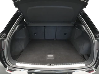 Audi Q3 Audi Q3 35 TFSI 150pk advanced edition Navigatie Side Assist Stoelverwarming Sportstoelen 108 - afbeelding nr 10
