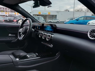 Mercedes-Benz A-Klasse 250e Plug-In Hybrid Luxury Line | Origineel NL | Navi | Apple Carplay+Android Auto | Clima | Cruise | Stoelverwarming | Pdc V+A+Assist+Camera | Privacy Glass | 17''lm - afbeelding nr 31
