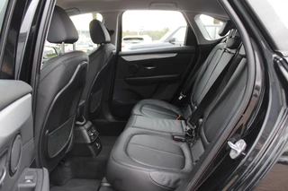 BMW 2 Serie BMW 2 Serie Active Tourer 225xe iPerformance High Executive / Camera / Leder / Head-up / Navigatie / Sportstoelen / 17'' / Stoelverwarming / Cruise Control - afbeelding nr 11