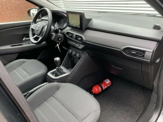 Dacia Sandero Dacia Sandero 1.0 TCe Airco Cruise Dab Led Carplay Pdc 2023 Eerste Eigenaar Dealer Onderhouden 42349 KM Gereden - afbeelding nr 4
