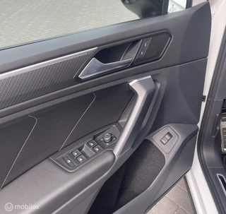 Volkswagen Tiguan Volkswagen Tiguan 1.5 TSI DSG 3xR-Line 150PK/PANO - afbeelding nr 29