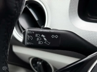 Volkswagen up! Volkswagen Up! 1.0 BMT high up! Stoelverwarming Cruise Control DAB Climate Control 16” PDC - afbeelding nr 13