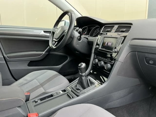 Volkswagen Golf Volkswagen Golf 1.2 TSI 110pk Allstar | keyless | camera | clima - afbeelding nr 16