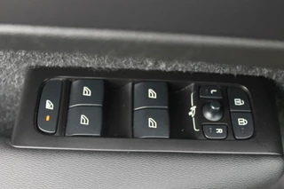 Volvo XC40 Volvo XC40 T5 Recharge R-Design | Panoramadak | Stoelverwarming | Parkeercamera | Keyless | Glossy Black - afbeelding nr 24