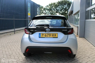 Toyota Yaris Toyota Yaris 1.5 Hybrid Active | 1e Eigenaar | Navigatie | Camera. - afbeelding nr 13