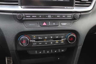 Kia ProCeed Kia ProCeed 1.6 T-GDI GT / Panoramadak / Camera / Leder&Alcantara / 18'' / Keyless / JBL / DAB / Sideskirts / Stuurverwarming / Stoelverwarming / DAB / Dodehoek / ACC - afbeelding nr 23
