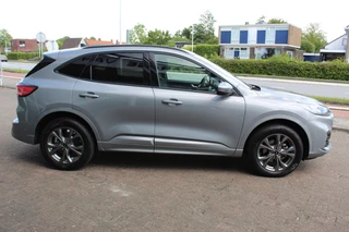 Ford Kuga Ford Kuga 2.5-225pk PHEV ST-Line X. 1500kg Trekgewicht Fabr. garantie t/m 04-03-2028 ! Slechts 13.000km ! Autm. airco dual, side- en lane assist, camera v+a, parkeersensoren, elektr. achterklep, stoel-, stuur- en voorraamverw., metallic lak, head-up displ., B&O soundsyst., adapt. cruise cntrl etc - afbeelding nr 58