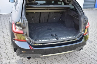 BMW 3 Serie BMW 320d Touring xDrive M-Sport Sapphirschwarz Pano Live-Cockpit Keyless HiFi DAB LED-verlichting - afbeelding nr 35