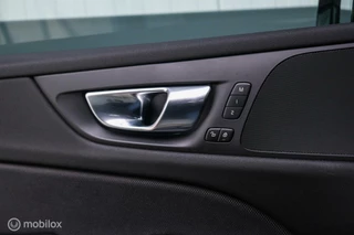 Volvo V60 Volvo V60 2.0 T8 Recharge AWD R-Design | NL auto | DAB+ | CarPlay | Adaptive | Blis | Rijklaar | - afbeelding nr 33