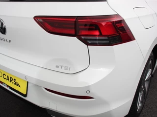 Volkswagen Golf Volkswagen Golf 1.5 eTSI 150pk DSG R-Line | Panorama dak | Navigatie | Apple Carplay/Android Auto | Climate Control | Camera | Dab | Extra Getint Glas | Adaptive Cruise Control | Virtual Cockpit | Lichtmetalen Velgen - afbeelding nr 28
