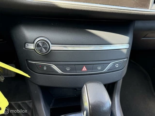 Peugeot 308 Peugeot 308 1.2 PureTech Blue Lease Automaat Panorama dak Nieuwe APK - afbeelding nr 18