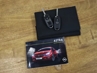 Opel Astra [CRUISE CONTROL, BLUETOOTH, SENSOREN V+A, AIRCO, NAVIGATIE, NIEUWSTAAT] - afbeelding nr 17