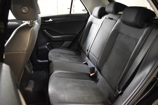 Volkswagen T-Roc Volkswagen T-Roc 1.5 TSI 150PK DSG STYLE VIRTUAL/CARPLAY/CAMERA - afbeelding nr 16